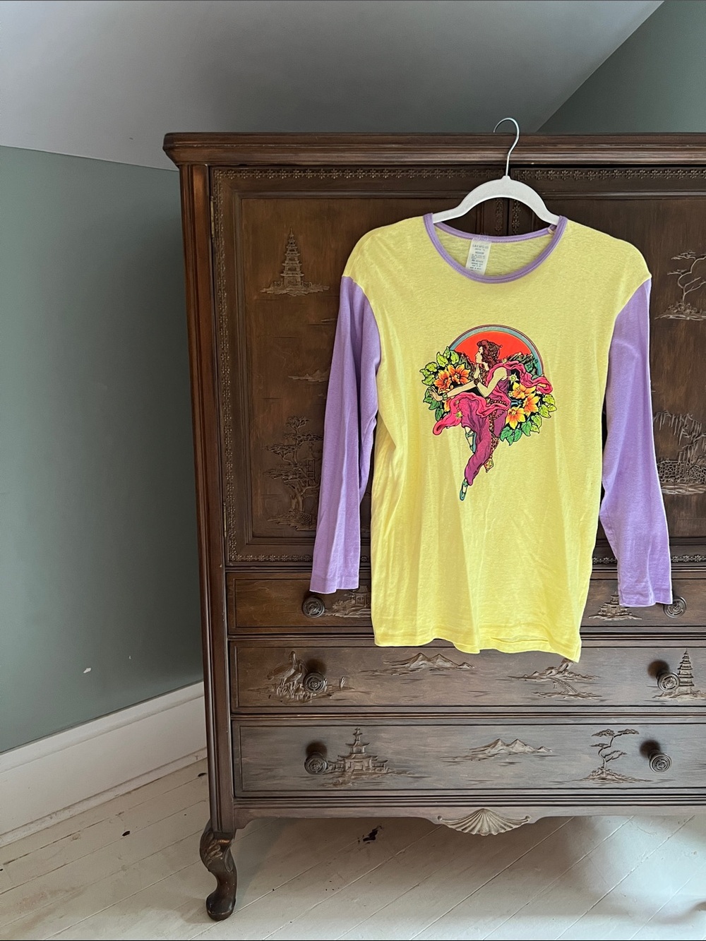 VINTAGE 70’s Yellow & Lavender Fairy Graphic Raglan Top